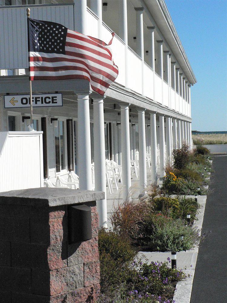 Lighthouse Suites At Pine Point Scarborough Exterior photo