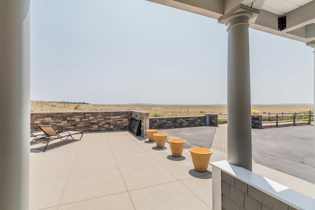 Lighthouse Suites At Pine Point Scarborough Exterior photo
